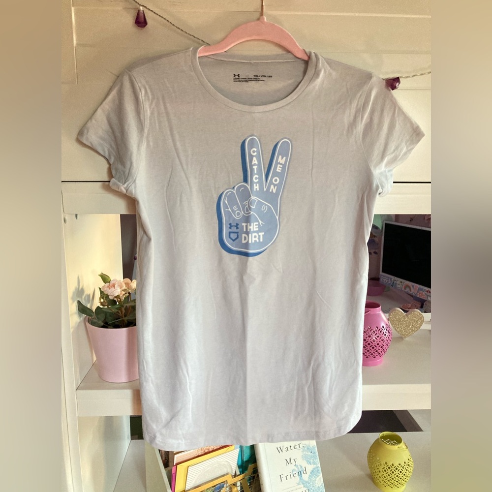NWT Girls’ Under Armour + Love Peace & Lip Gloss 3-item Bundle of Tees - Picture 7 of 15